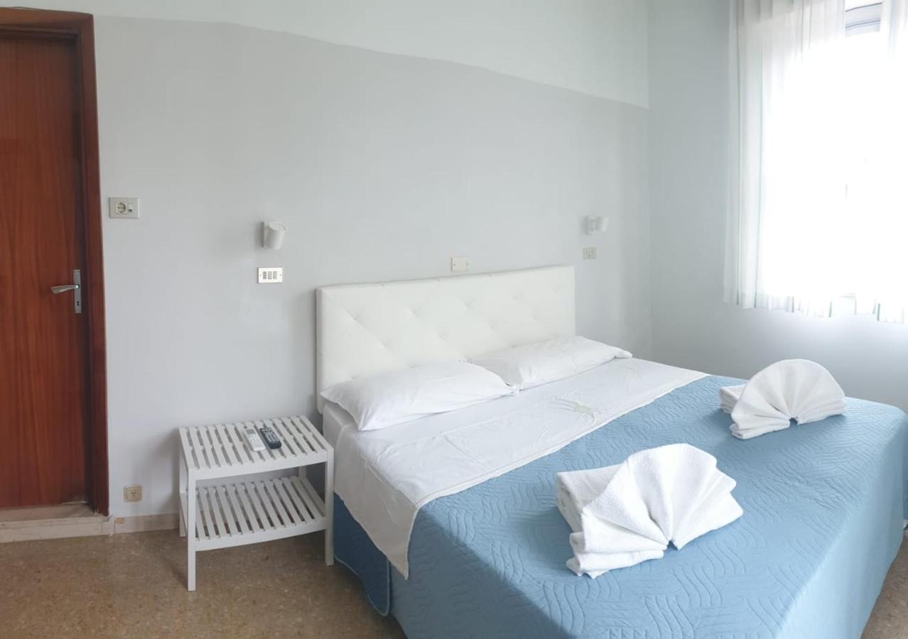 Hotel Alfa Rimini Buitenkant foto