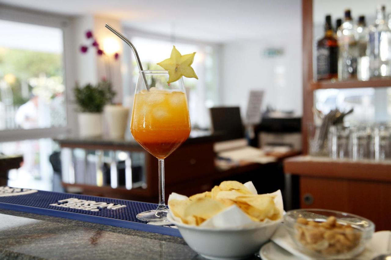 Hotel Alfa Rimini Buitenkant foto