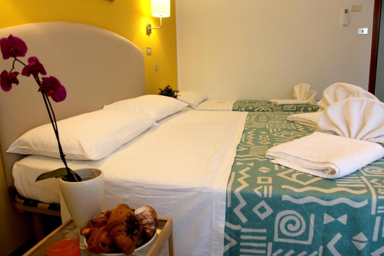 Hotel Alfa Rimini Buitenkant foto