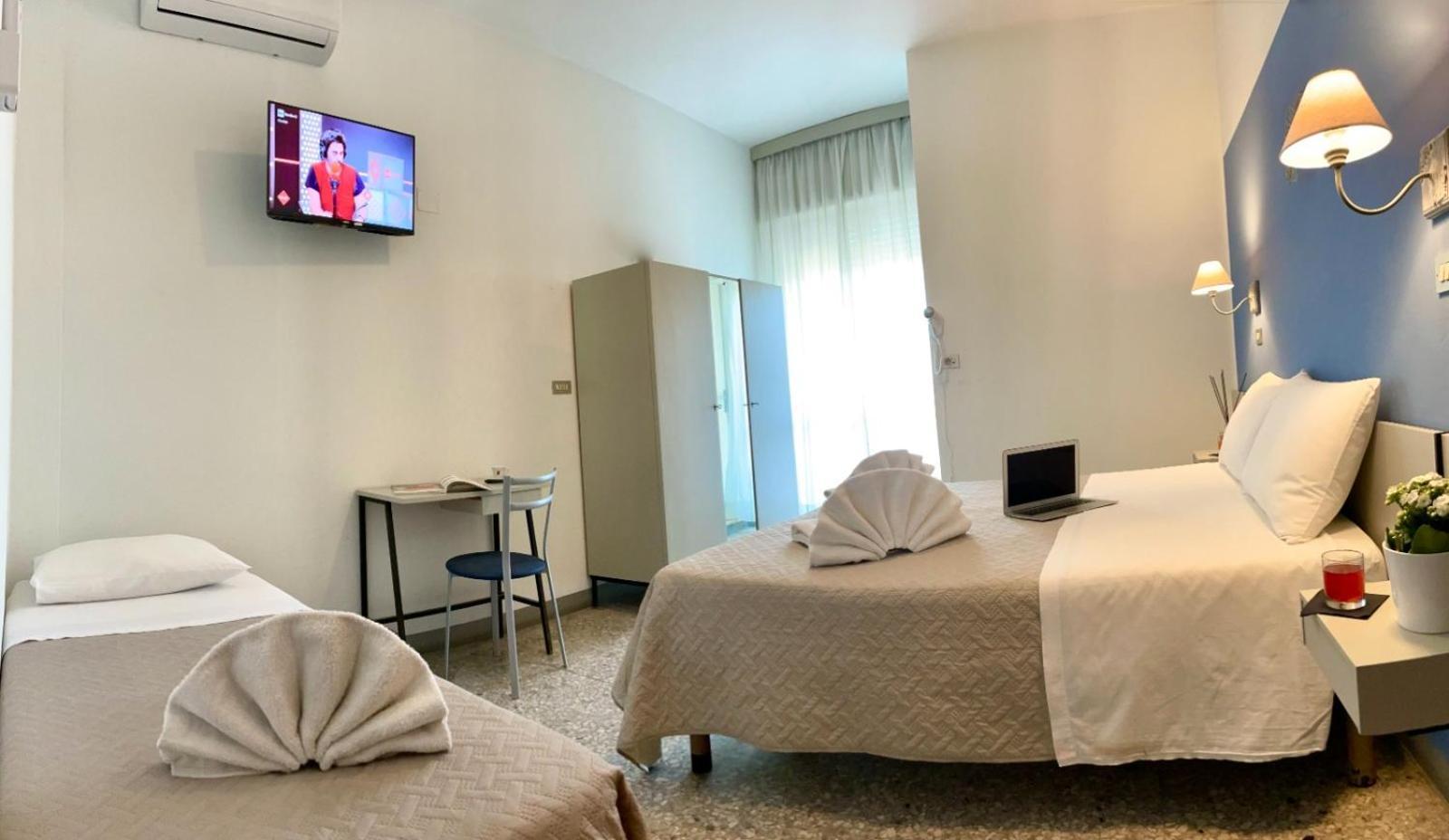 Hotel Alfa Rimini Buitenkant foto