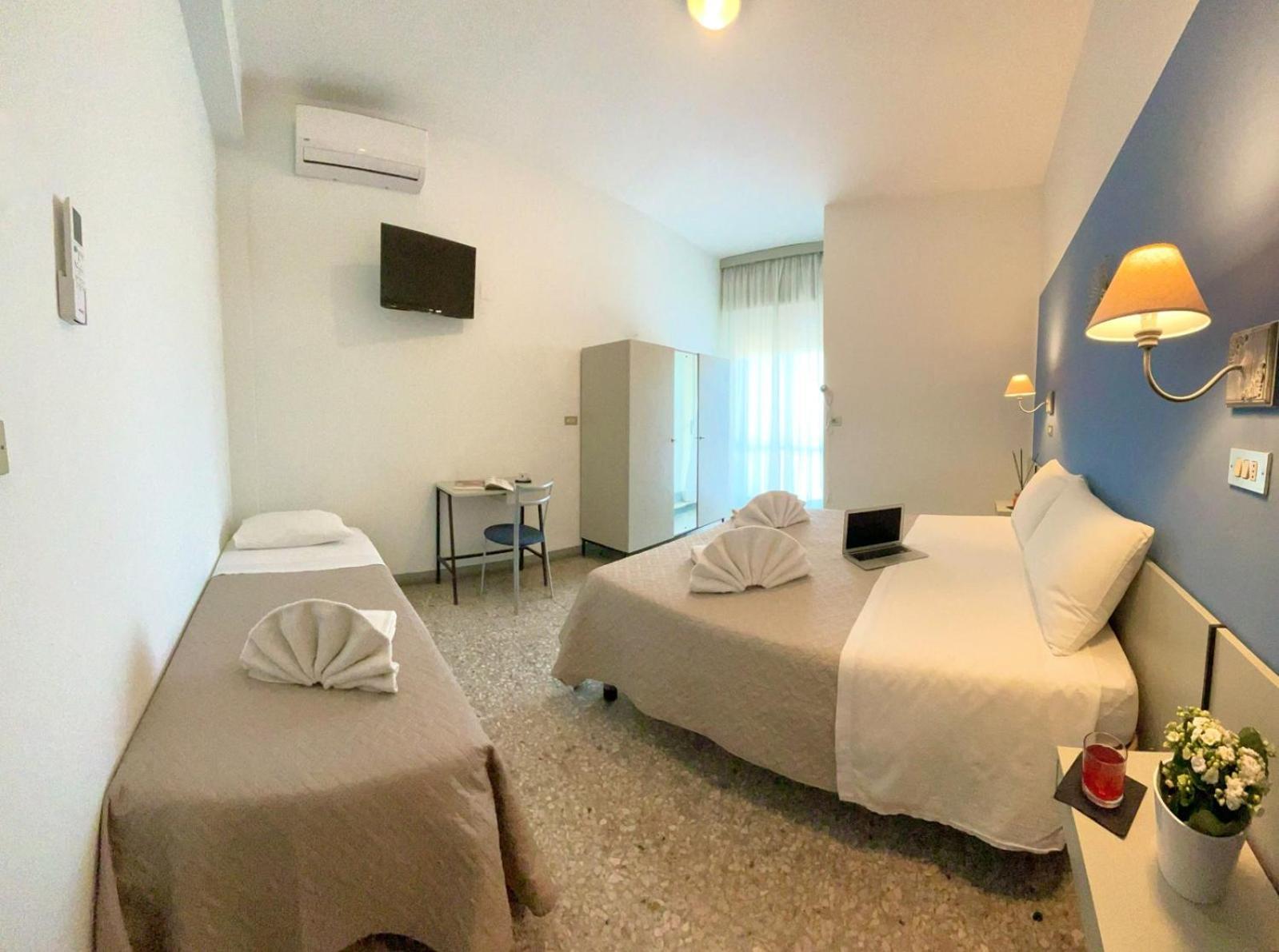 Hotel Alfa Rimini Buitenkant foto