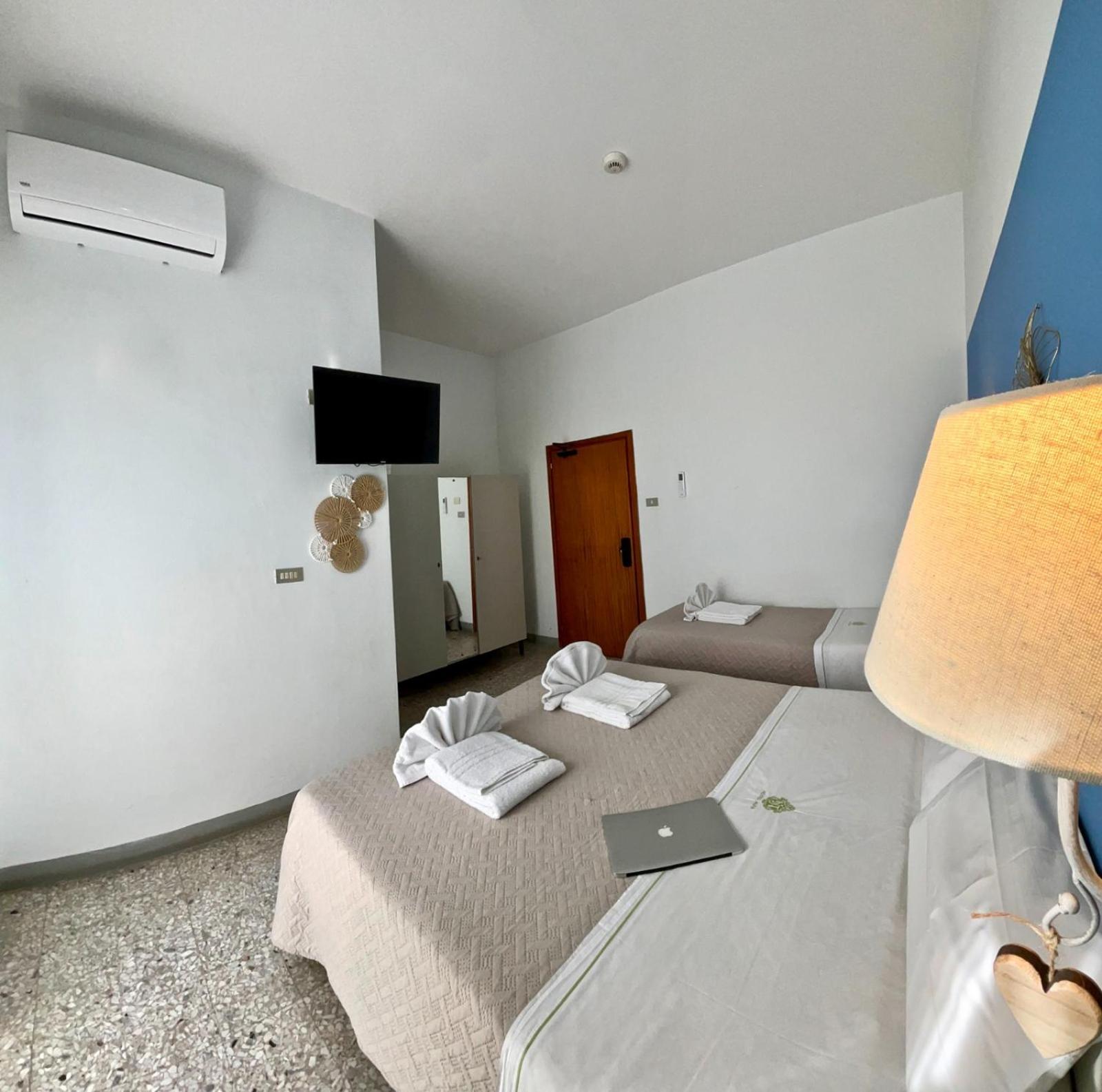 Hotel Alfa Rimini Buitenkant foto