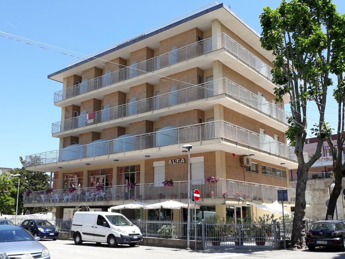 Hotel Alfa Rimini Buitenkant foto